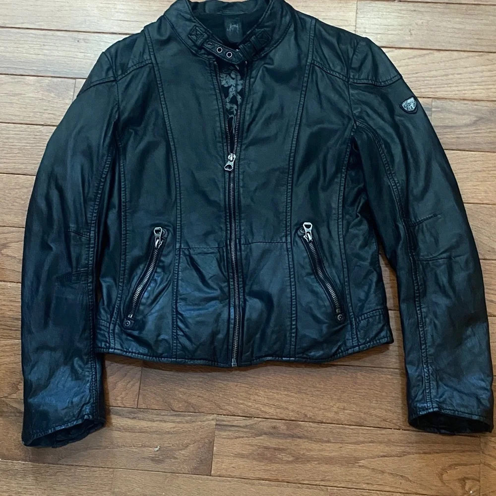 Mauritius Black Leather Moto Jacket Fitted Zip Biker EUC Size M - Picture 3 of 16